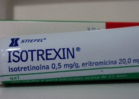 Isotretinoin gel (Isotrex)